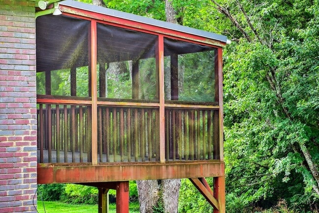 Building Photo - 121 Caldwell Dr