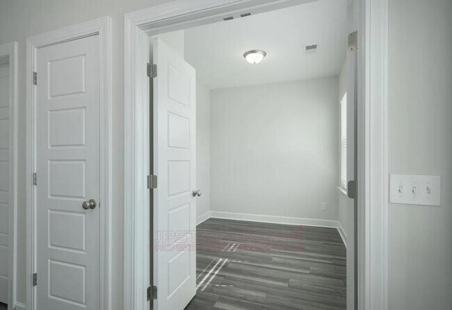 Building Photo - 8 Callen Oak Wy