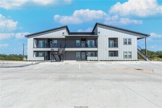 Building Photo - 1326 Prairie Dr