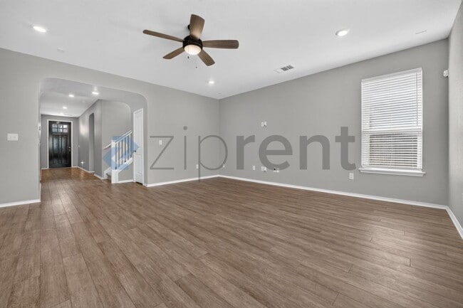 Building Photo - 536 Ayinger Ln