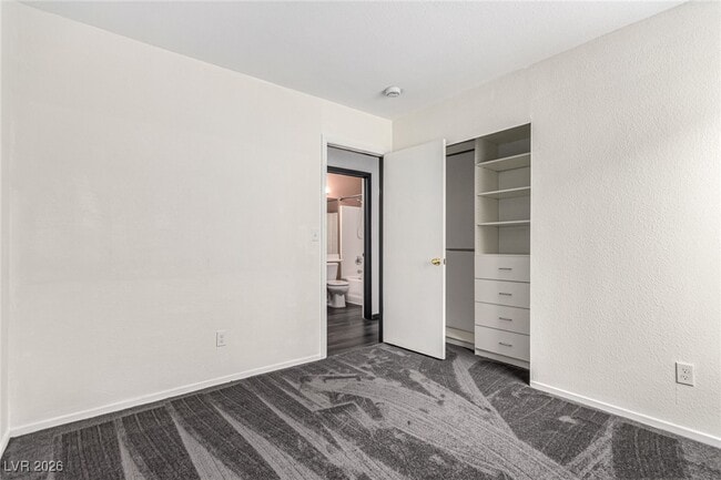 Building Photo - 1828 Vista Pointe Ave