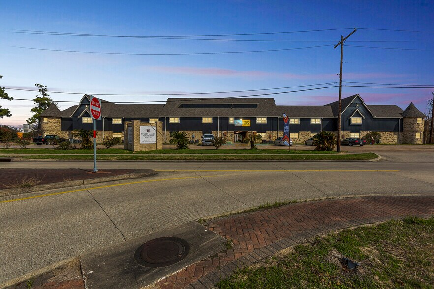 Sussex Manor Apartments 3000 MacArthur Orange TX 77630 Apartment Finder