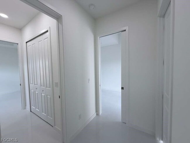 Building Photo - 477 Rayford St