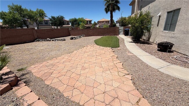 Building Photo - 2424 Predera Ave