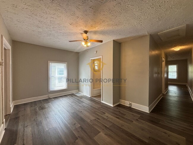 Building Photo - 1411-1413 N Pershing Ave