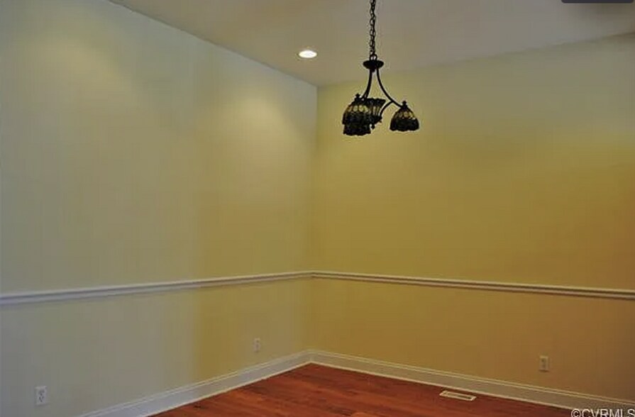 Building Photo - 609 Idlewood Ave