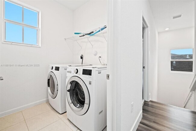 Building Photo - 13535 SW 184th Ter