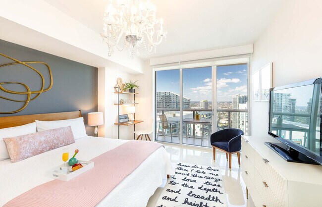 Building Photo - 485 Brickell Ave