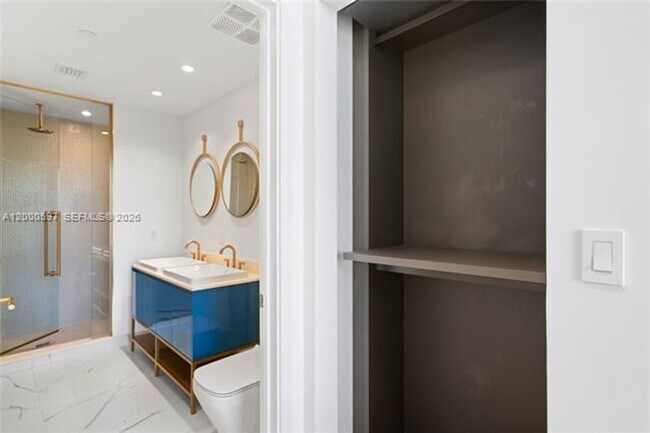 Building Photo - 2678 Tigertail Ave