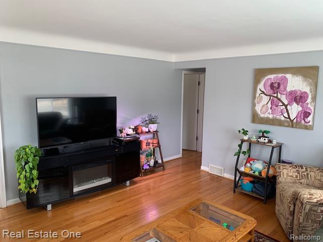 Building Photo - 3921 Custer Ave