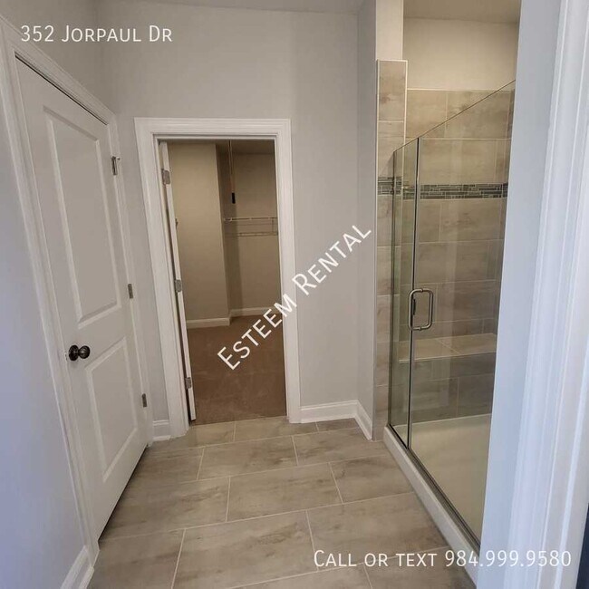 Building Photo - 352 Jorpaul Dr