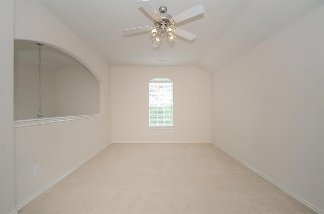 Building Photo - 25835 Orchard Knoll Ln