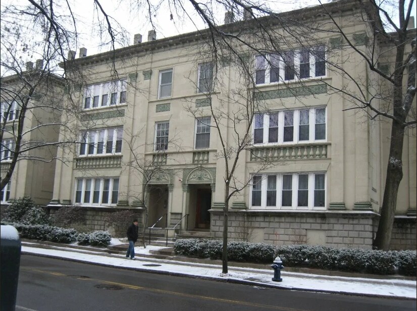 Building Photo - 324 Saint Paul St