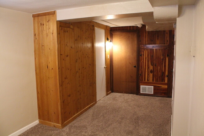 Building Photo - 295
