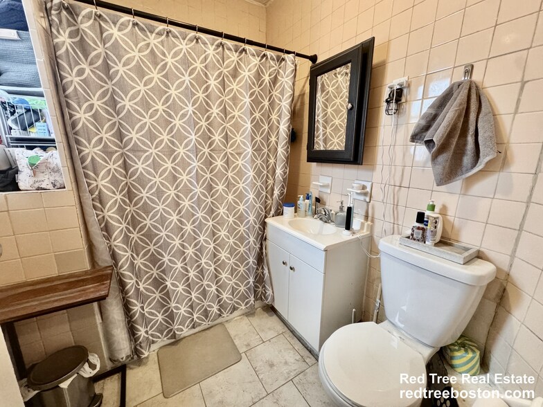 Building Photo - 26 Egleston St