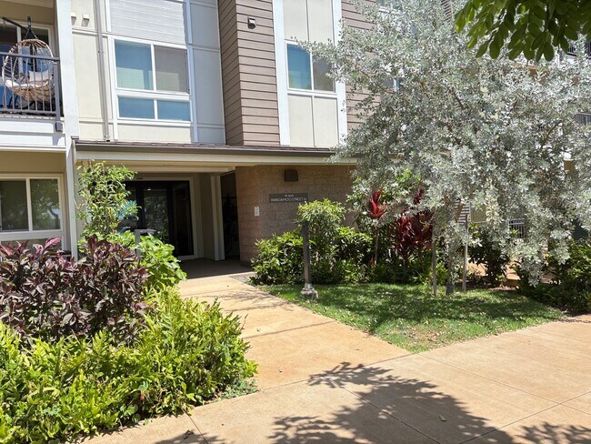 Building Photo - One Bedroom Condo in Nahele at Ho'opili