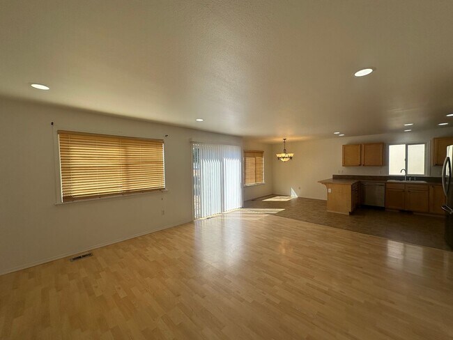 Building Photo - Charming 3-Bedroom Home in Autumn Hill – A...