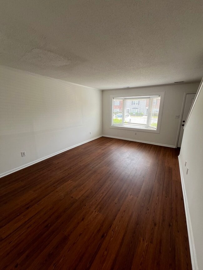 Building Photo - 104 Dominion Ct