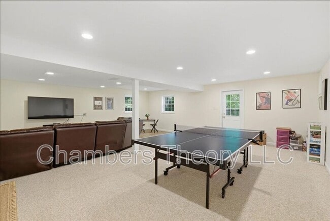Building Photo - 9902 Madrigal Way