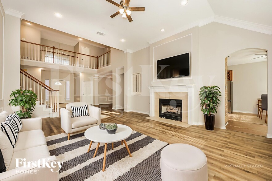 Building Photo - 8336 Mountainview Dr