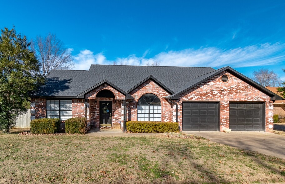 Building Photo - 2780 E Hardy Ln