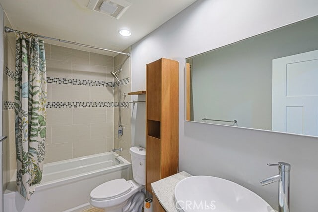 Building Photo - 9322 Marina Pacifica Dr N