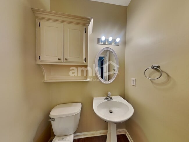 Building Photo - 1302 Hadaway Trail NE