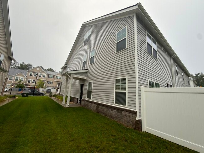 Building Photo - 12409 Petrel Crossing