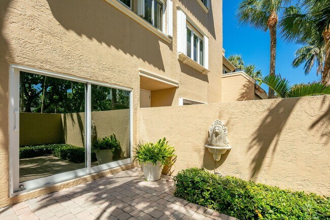 Building Photo - 555 S Ocean Blvd