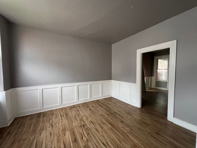 Building Photo - Single 3 BR House, close to downtown Lanca...