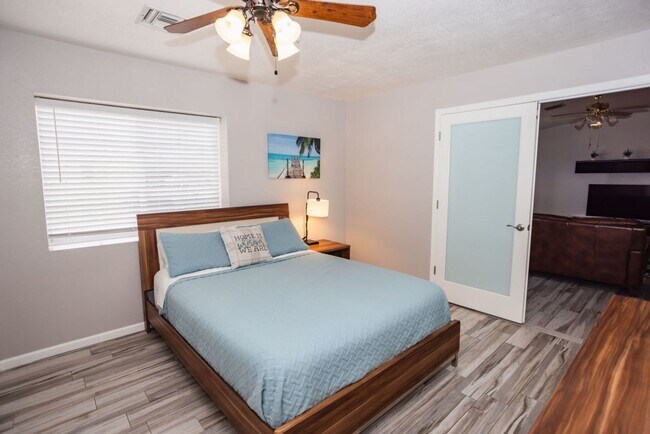 Building Photo - 3 BEDROOM 2 BATH 2 CAR GARAGE POOL HOME W/...