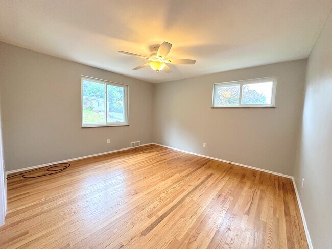 Building Photo - 2652 Santa Barbara Dr