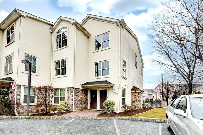 Building Photo - 1625 Paterson Plank Rd