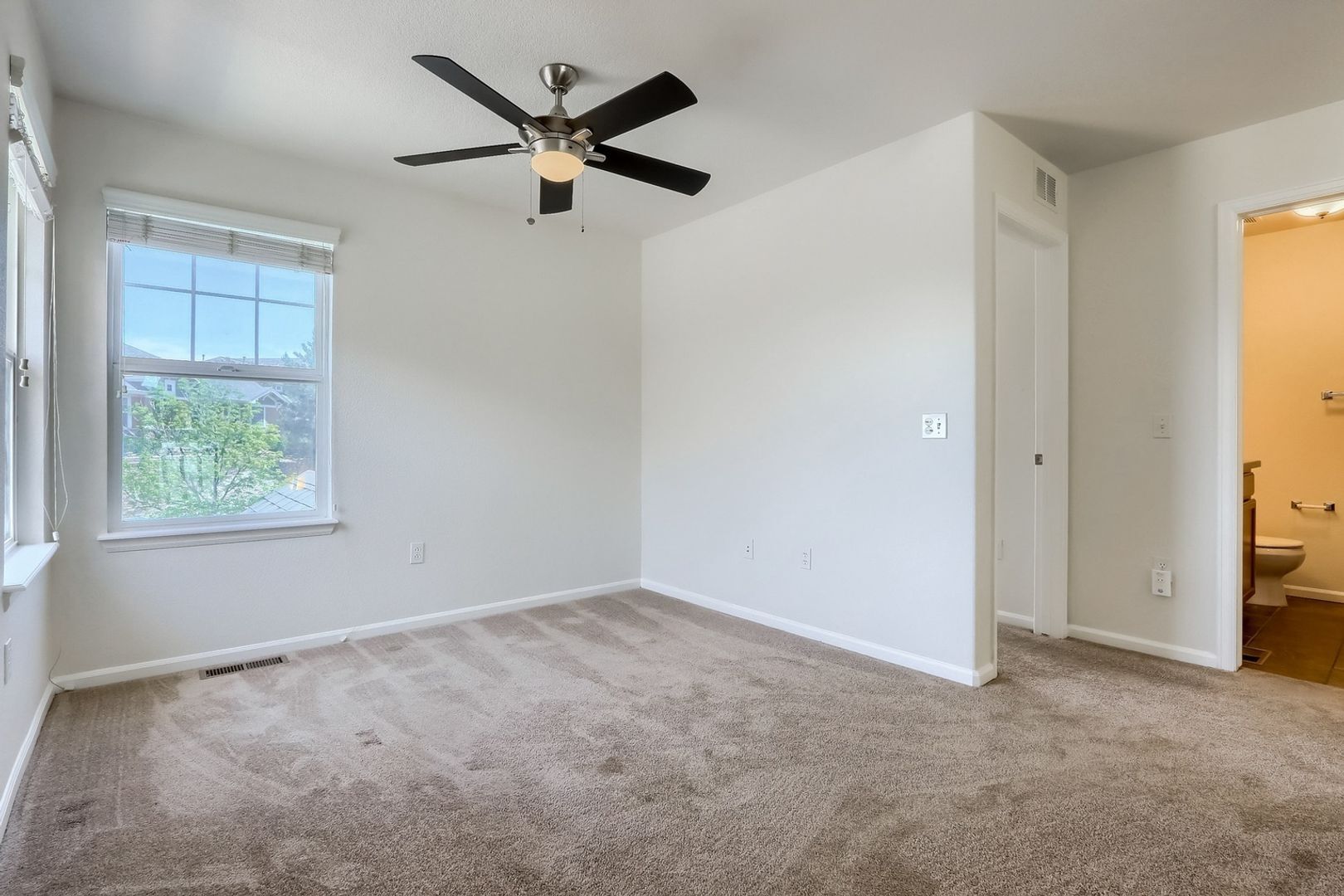Building Photo - 3681 S Perth Cir