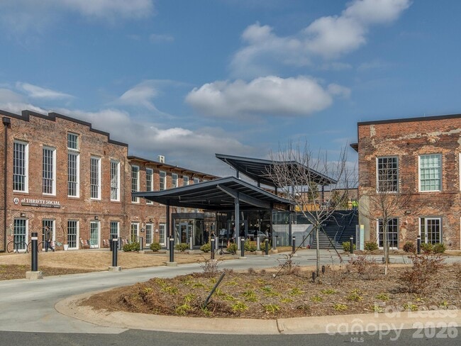 Building Photo - 1310 N Davidson St