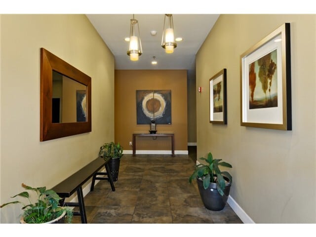 Main Lobby - 621 5th Ave N