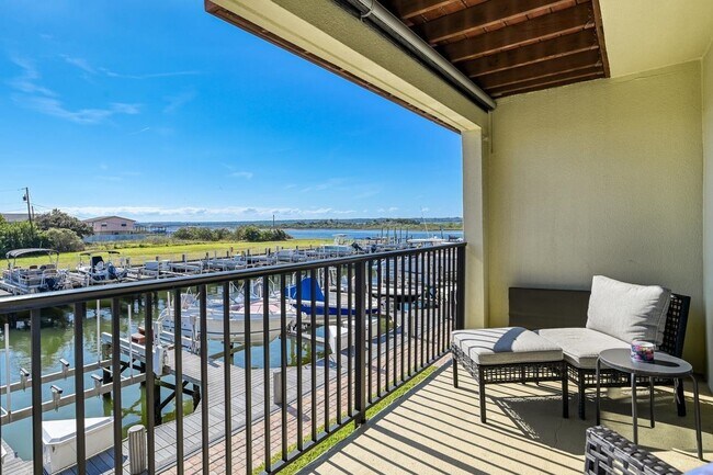 Building Photo - 120 Sunset Harbor Way