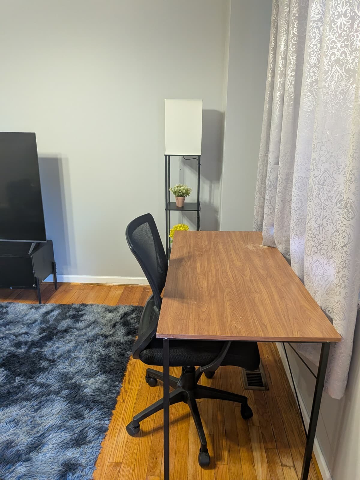 Building Photo - 3002 Kenyon Ave