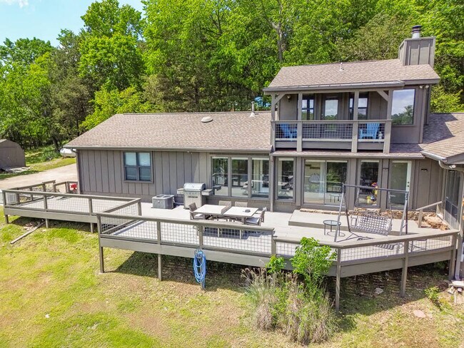 Building Photo - 13014 Schoolhouse Dr