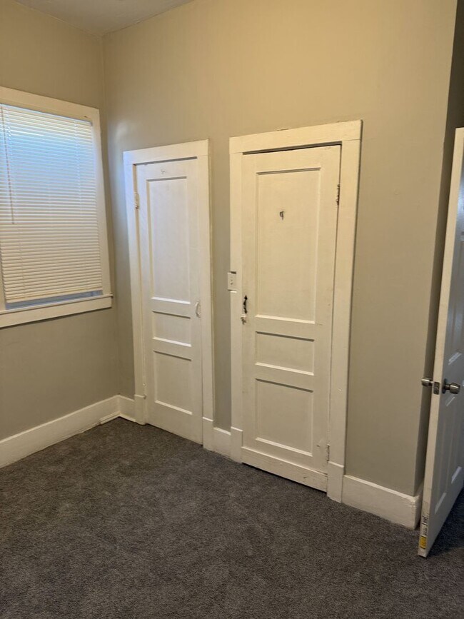 Building Photo - Adorable 2BR/1BA house