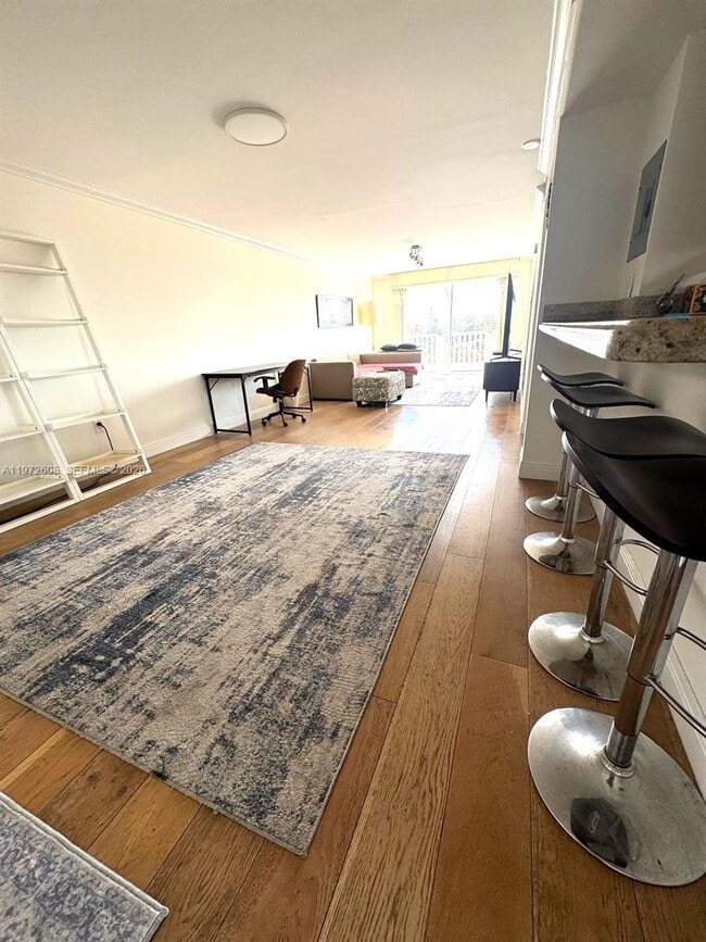 Building Photo - 910 Michigan Ave