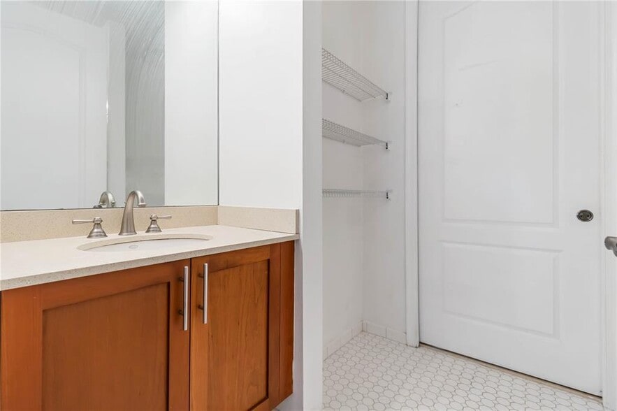 Building Photo - 357 Alson Ave