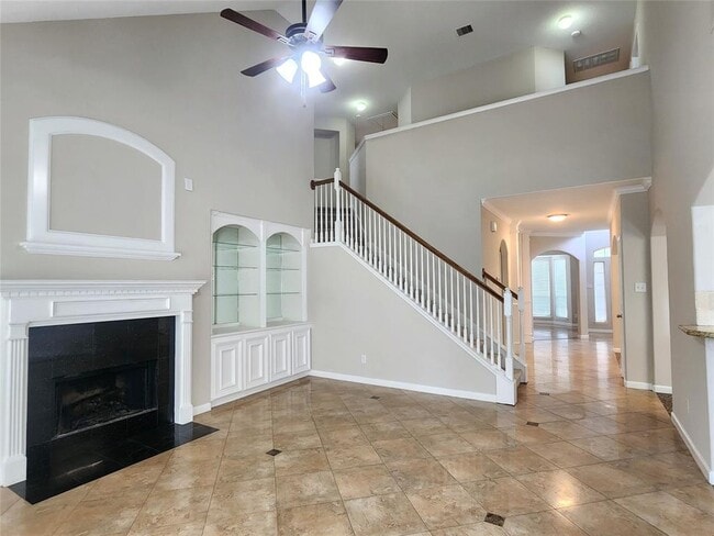 Building Photo - 2521 Fair Oak St