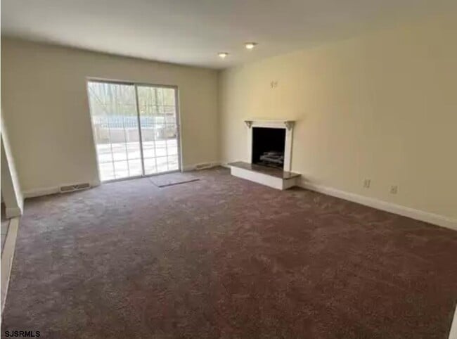 Building Photo - 102 Dogwood Ln