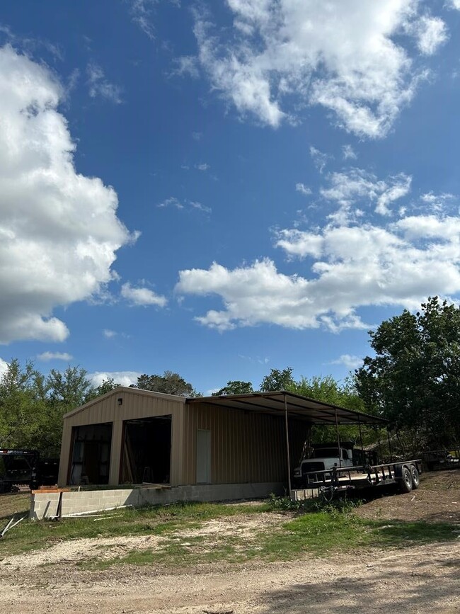 Building Photo - 210 Lange Ravine