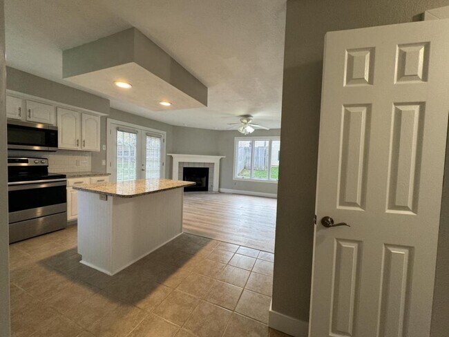 Building Photo - 1504 W Highpoint Cir