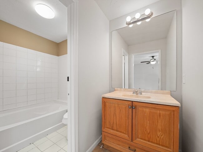 Building Photo - 6214 Skyview Dr