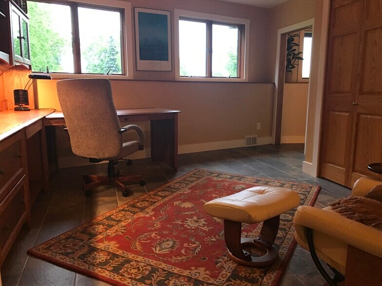 Building Photo - 6100 Centerville Rd