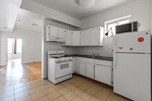 Building Photo - 3135 W Augusta Blvd