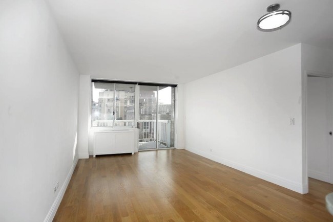 Building Photo - No Fee The Pinnacle of Upper West Side Liv...
